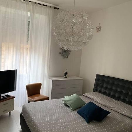 Appartamento Centralissimo Elegante Терни Екстериор снимка